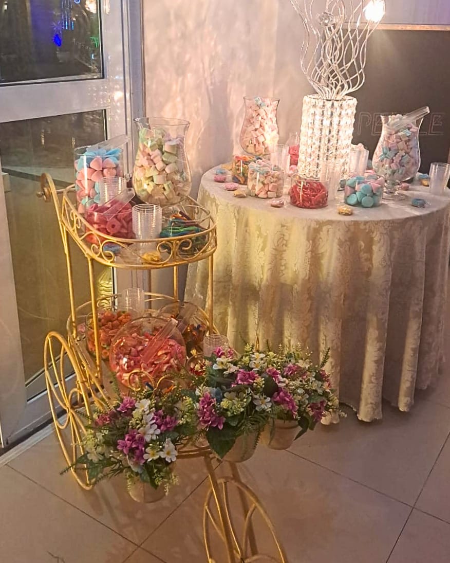 Salão preparado para festa de debutante